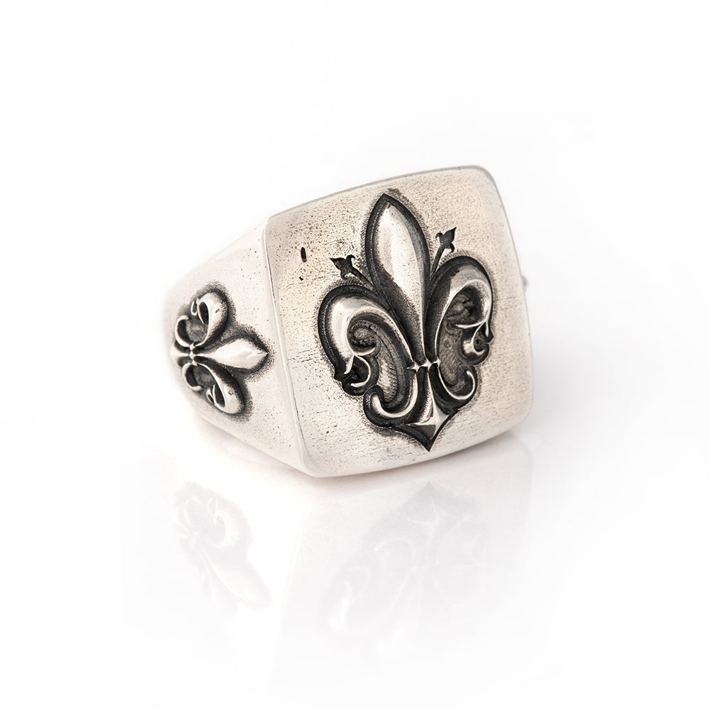 Signet Ring